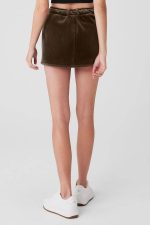 Alo Ribbed Velour Baller Mini Skirt - Imagen 2